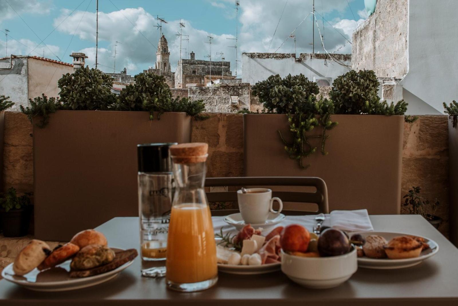 Palazzo Dei Tolomei Bed & Breakfast Lecce Exterior photo