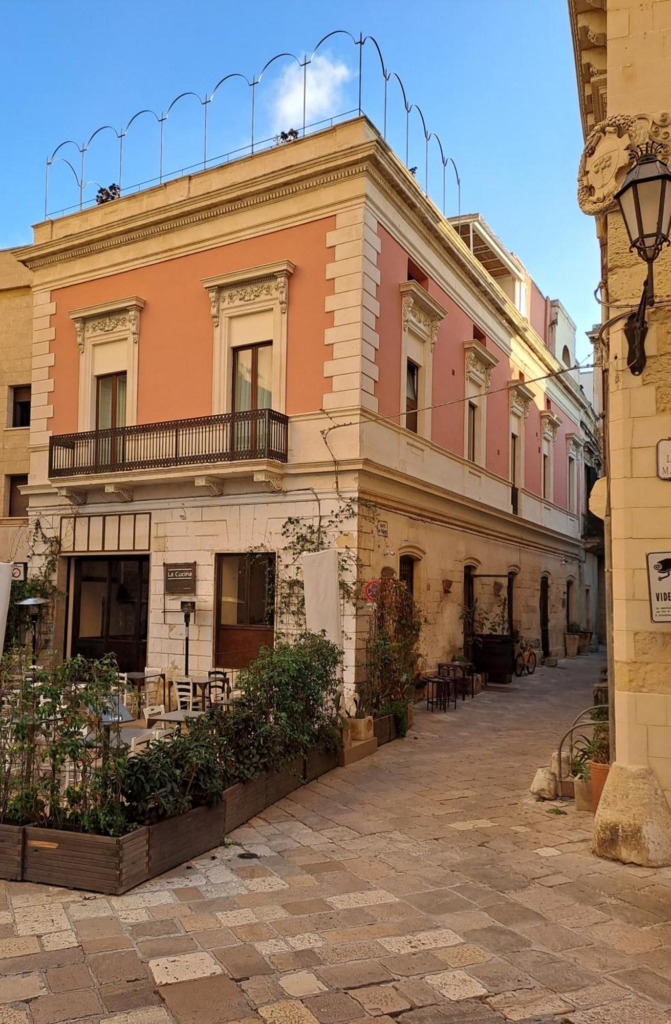 Palazzo Dei Tolomei Bed & Breakfast Lecce Exterior photo